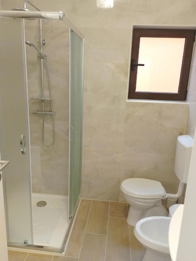 Lili Novigrad (Istria) Quarto foto